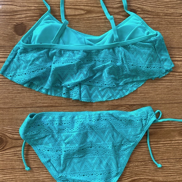 BRAND NEW Ruffle Mesh Bikini - Picture 2 of 4